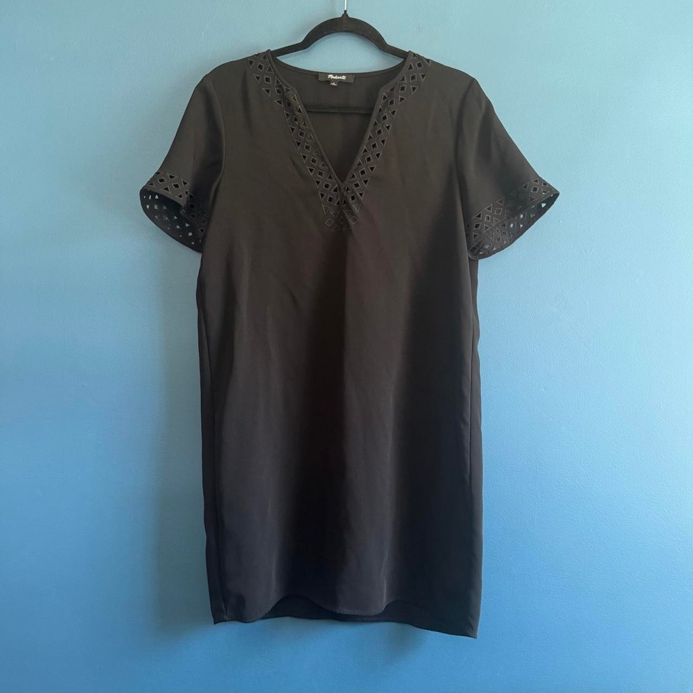 Madewell Black Shift Dress Women's Size 6 Short Sleeve Notch Neck Cutout Minimal